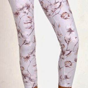 Varley Pants - VARLEY Biona Tight Floral NWOT Varley Pants - VARLEY Biona Tight Floral NWOT